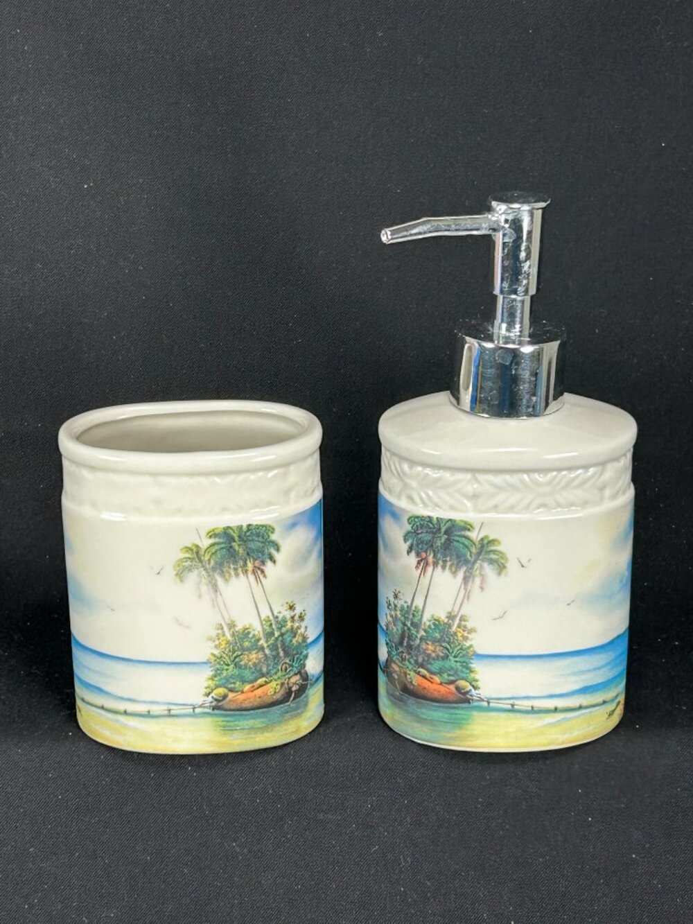 Arte en Casa colorful vintage porcelain tooth brush holder & soap dispenser